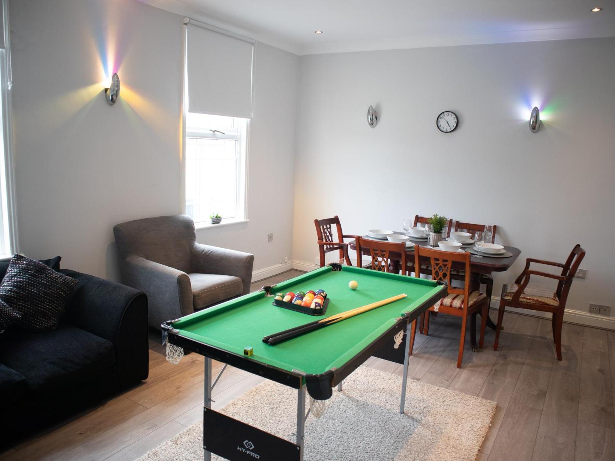 شقة Bright Private Terrace - Free Private Parking - Tv - Wifi - Netflix كرويدون المظهر الخارجي الصورة
